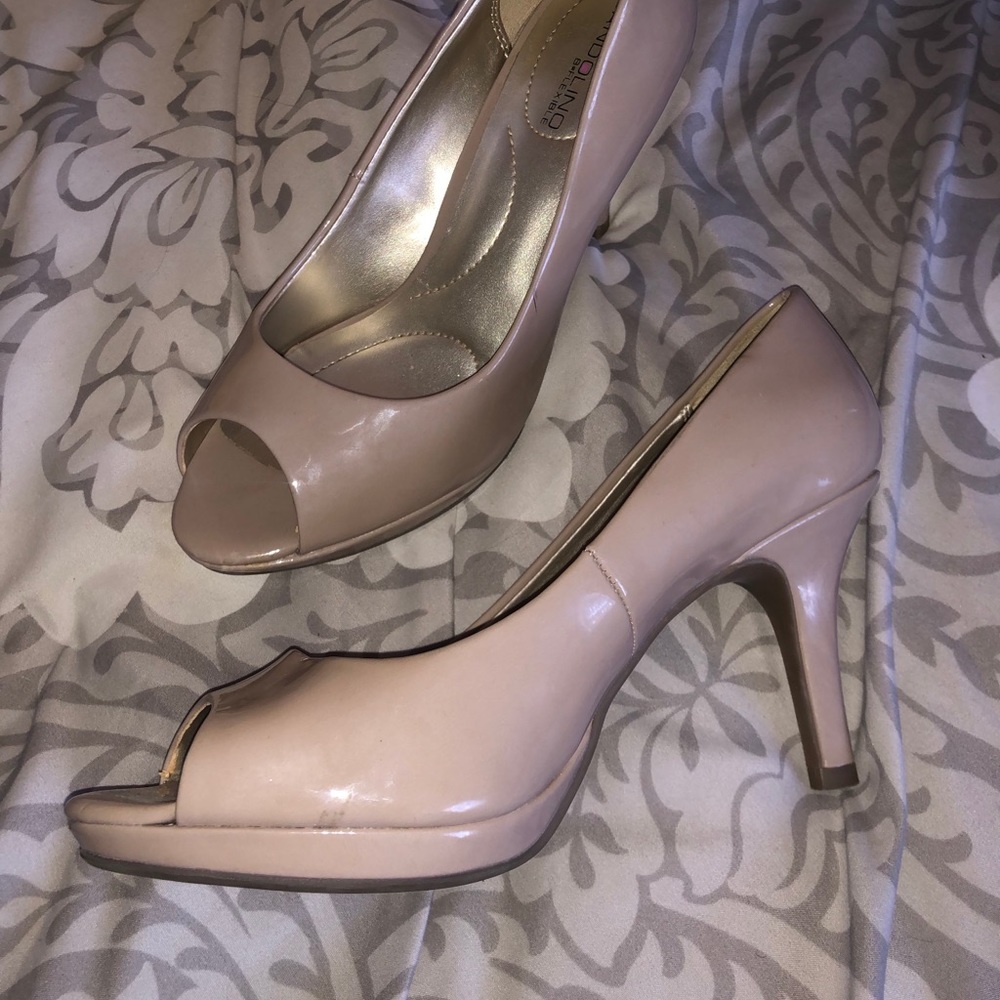 Bandolino Nude Platform Pump